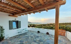 The Old Barn, Naousa Paros